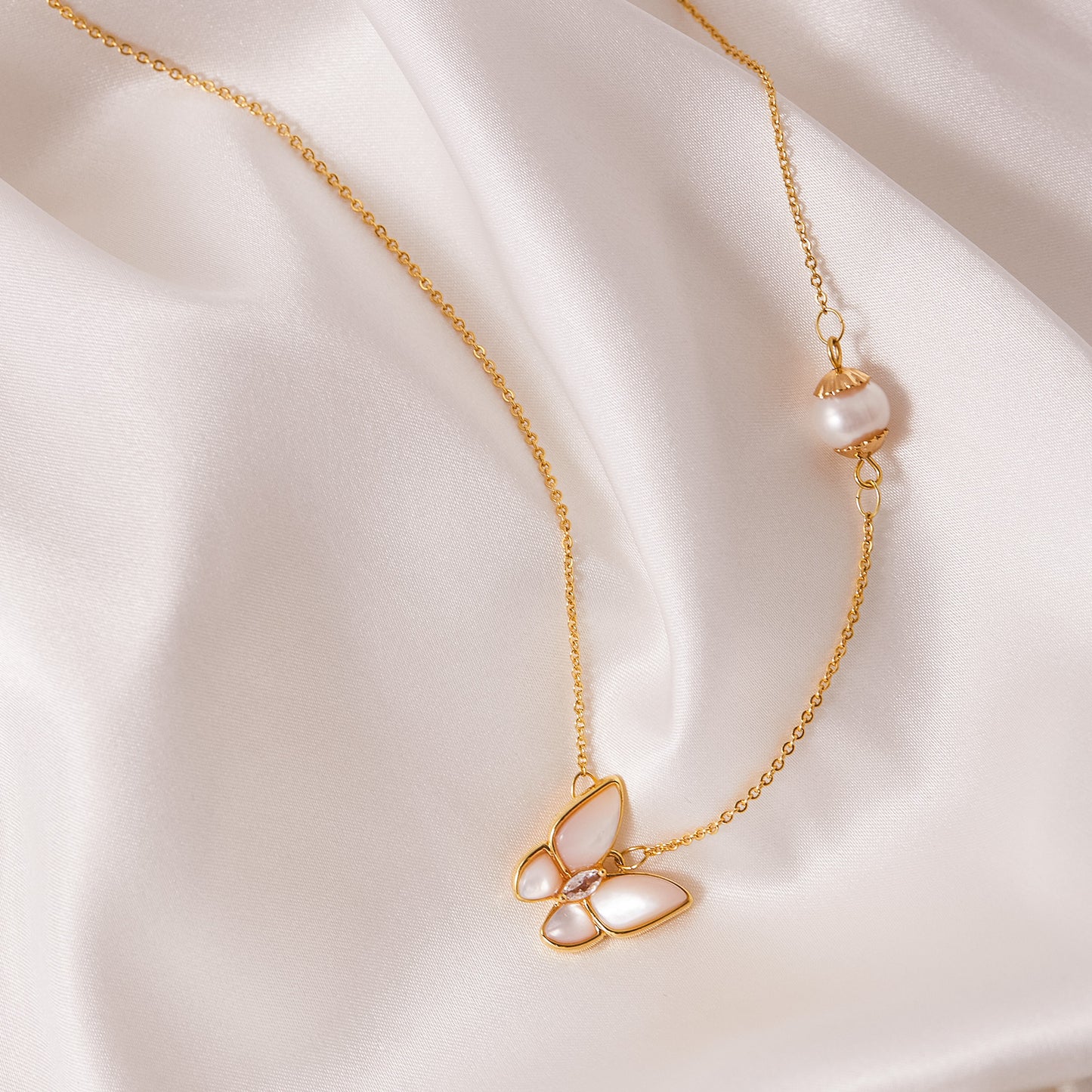 Clover Simulated Pearl Pendant Necklace